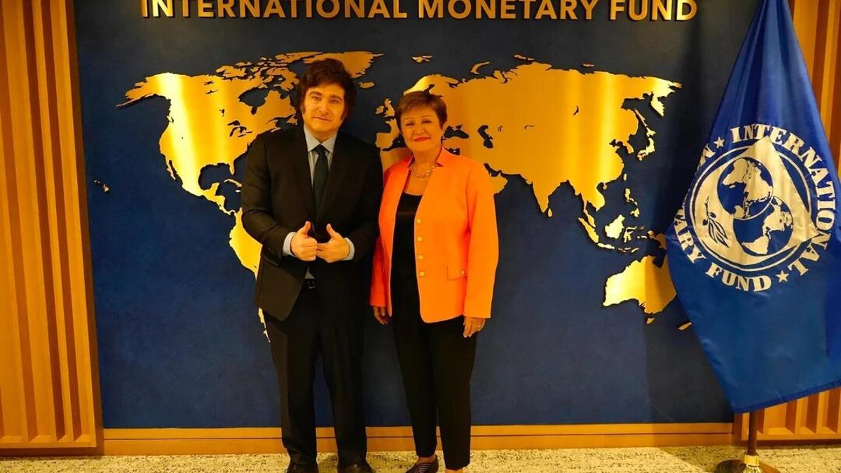 El Gobierno le prende velas al FMI