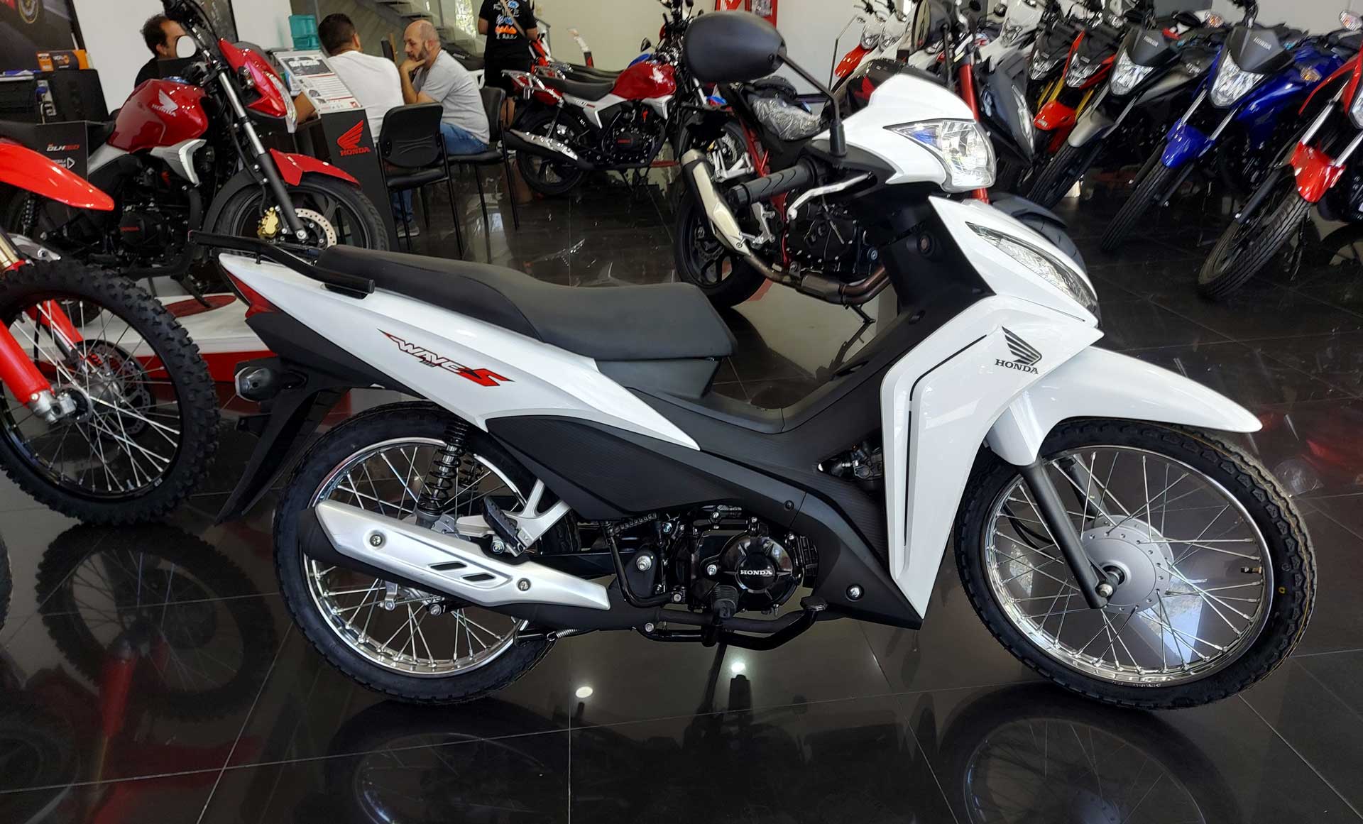 La venta de motos no para de crecer: ¿Qué modelo desplazó a la Honda Wave?
