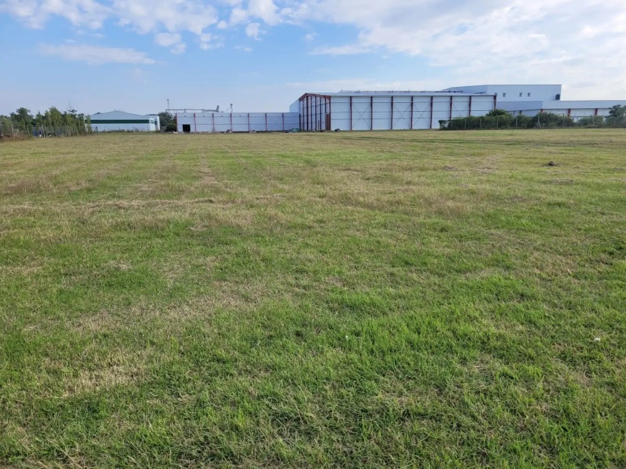 ¿Cuáles son las empresas que adquirieron lotes durante el último año en el Parque Industrial?