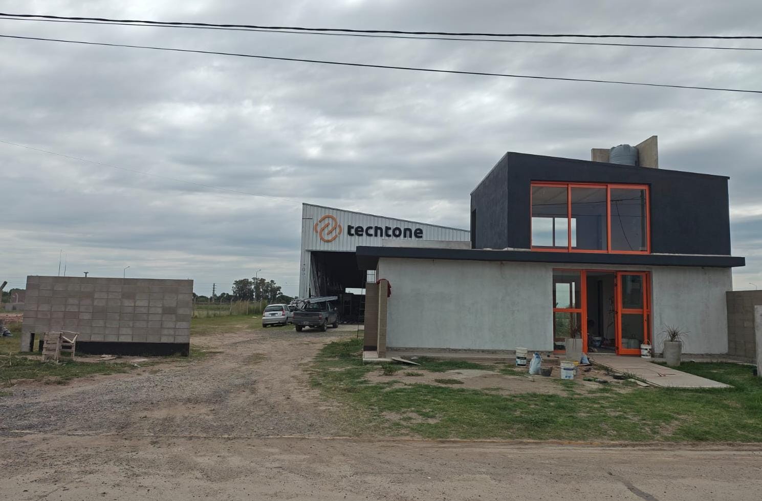 Techtone construye nuevas oficinas en su planta industrial del PILT 