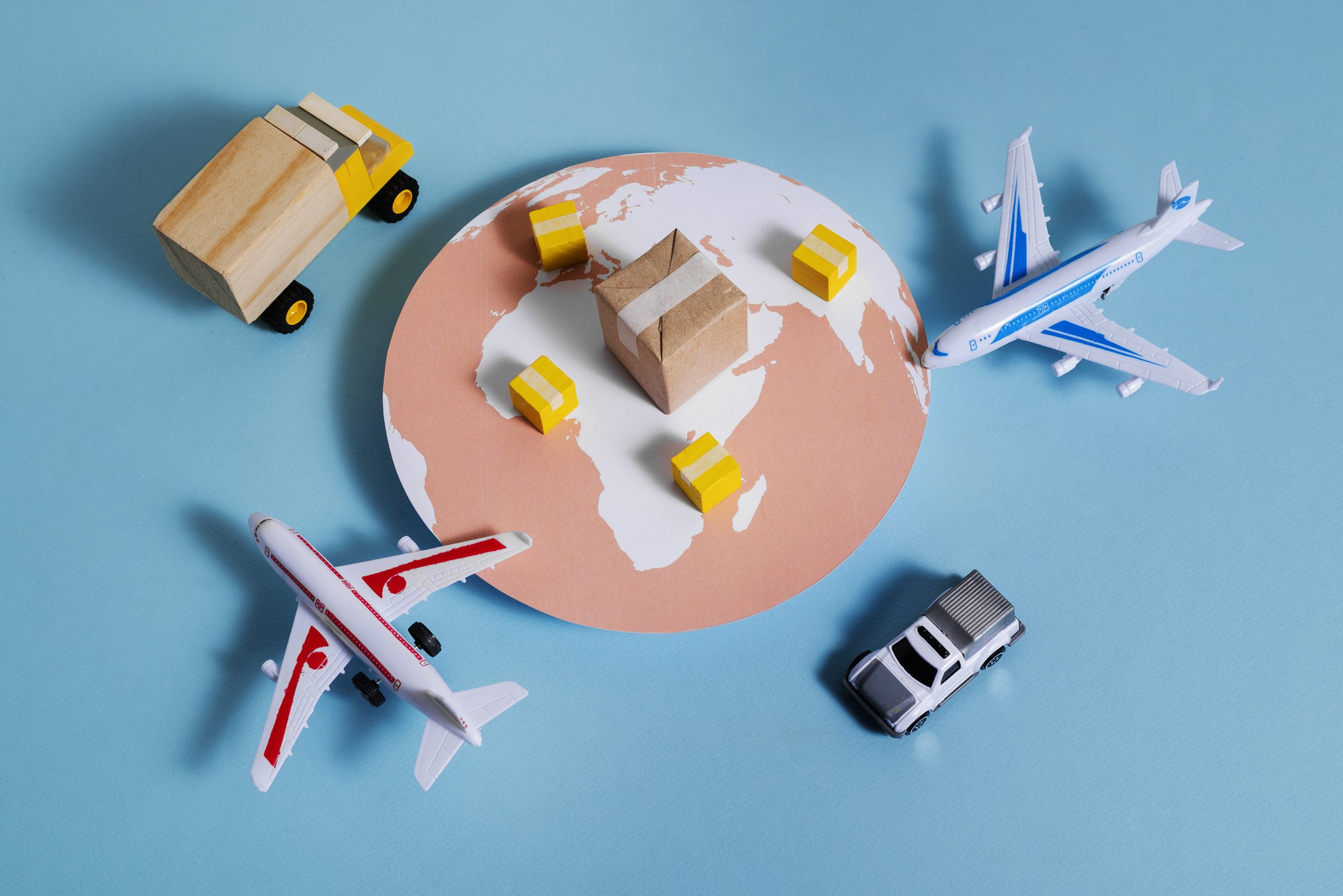 Las empresas que pasan de fabricar a importar productos