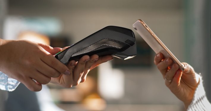 Fintech y billeteras negocian con deudores morosos quitas y planes de pago para evitarles el Veraz