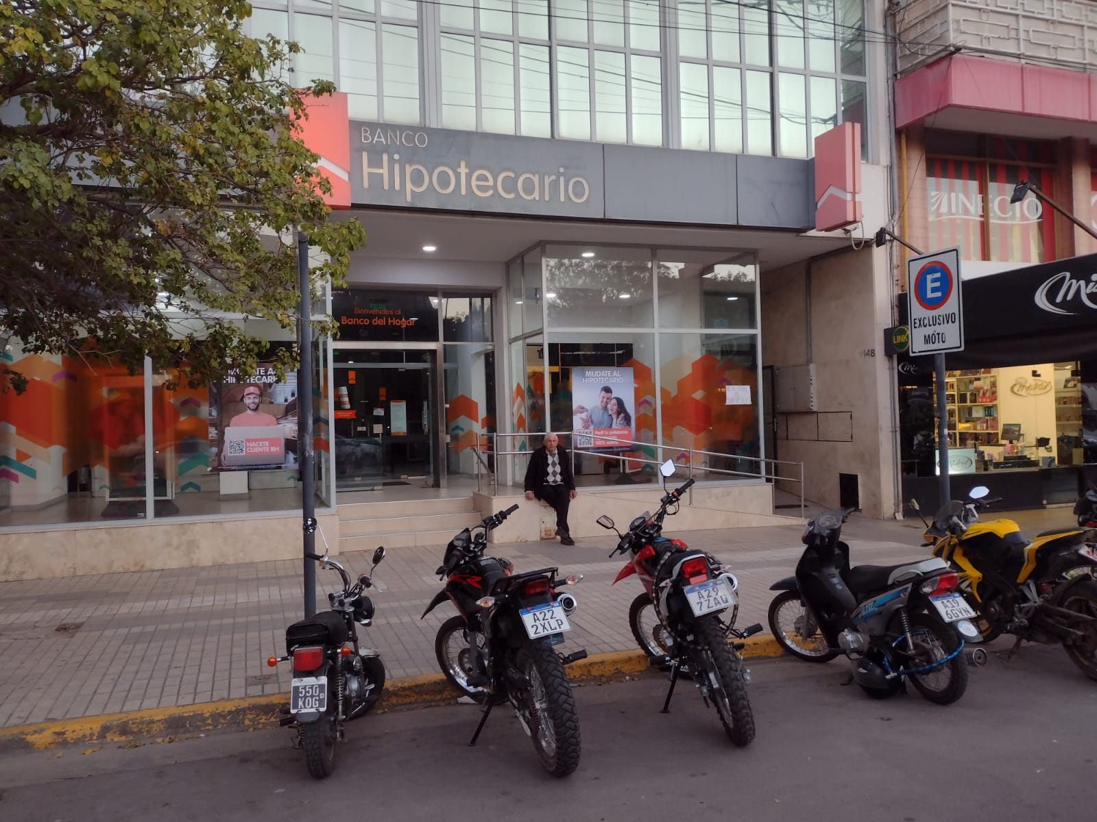 ¿Cierra la sucursal del Banco Hipotecario en Villa María?
