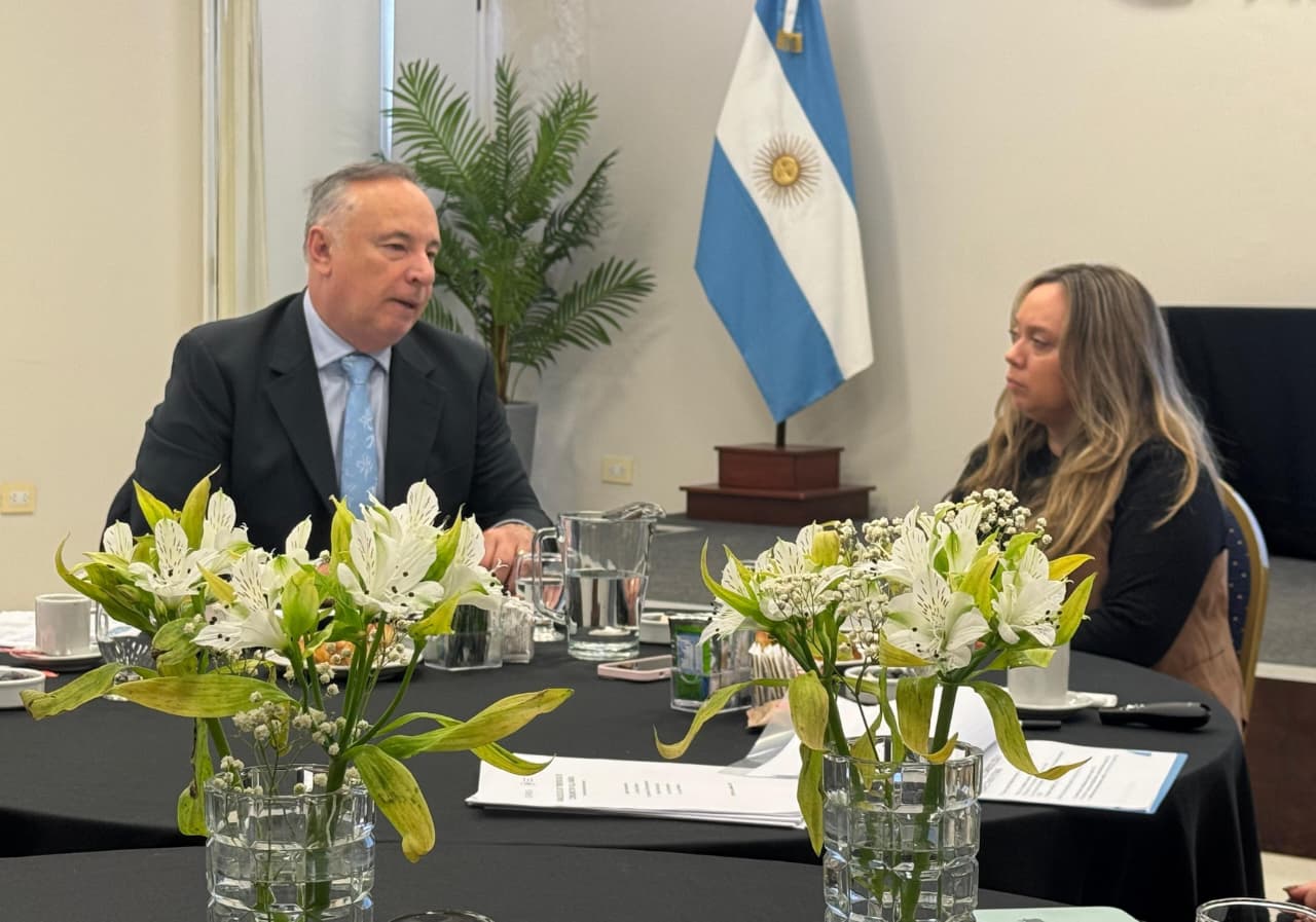 Nuevos hábitos de consumo: municipio y Aerca trabajan para fortalecer el comercio