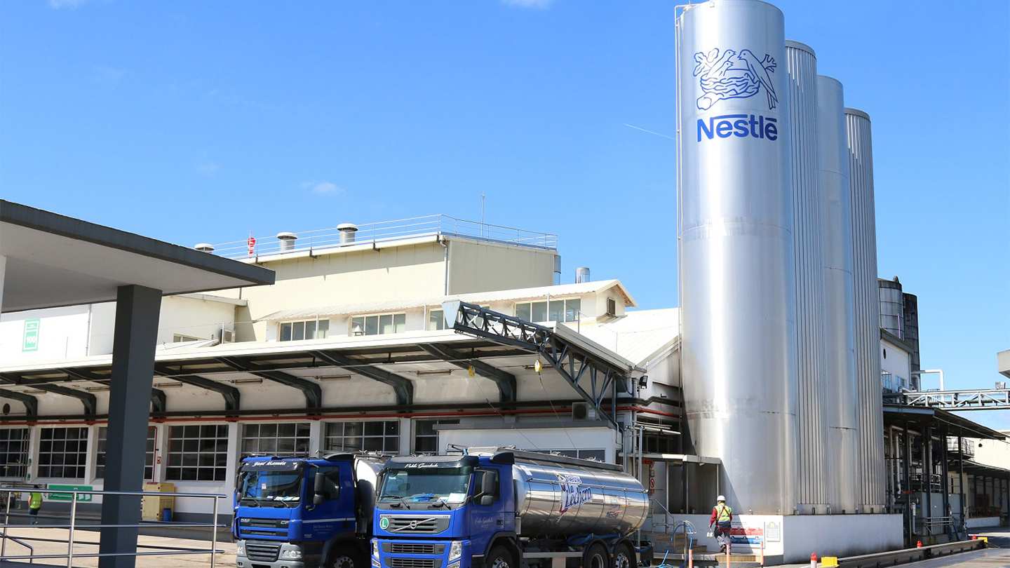 Nestlé frena la producción en Villa Nueva y obliga a su personal a tomar vacaciones