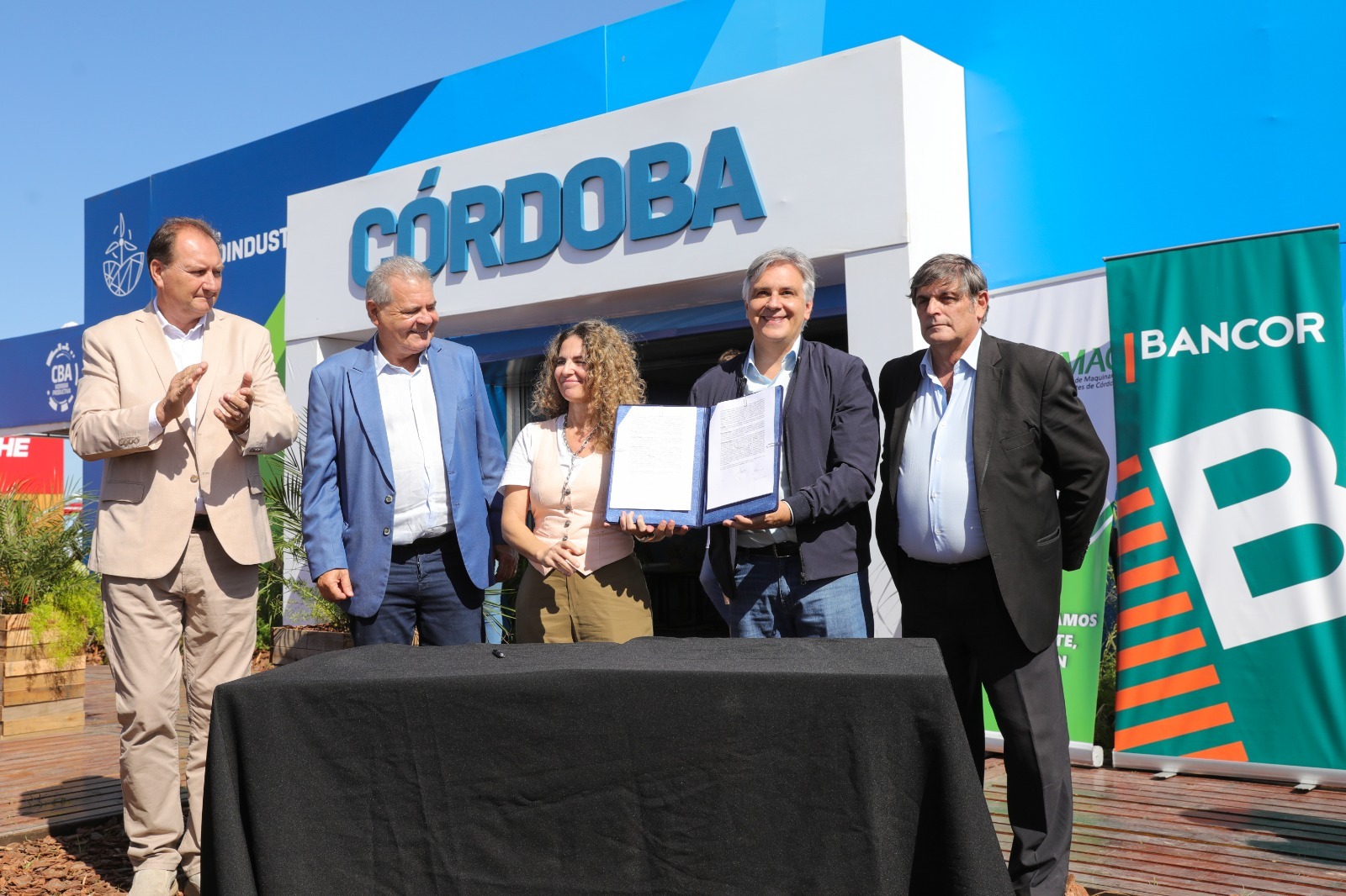 Bancor acompañó al sector agroindustrial con financiamiento en la Expo Ganadera del Centro