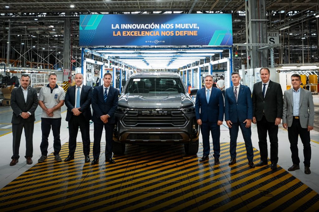 Stellantis lanzó la nueva RAM Dakota fabricada en Córdoba
