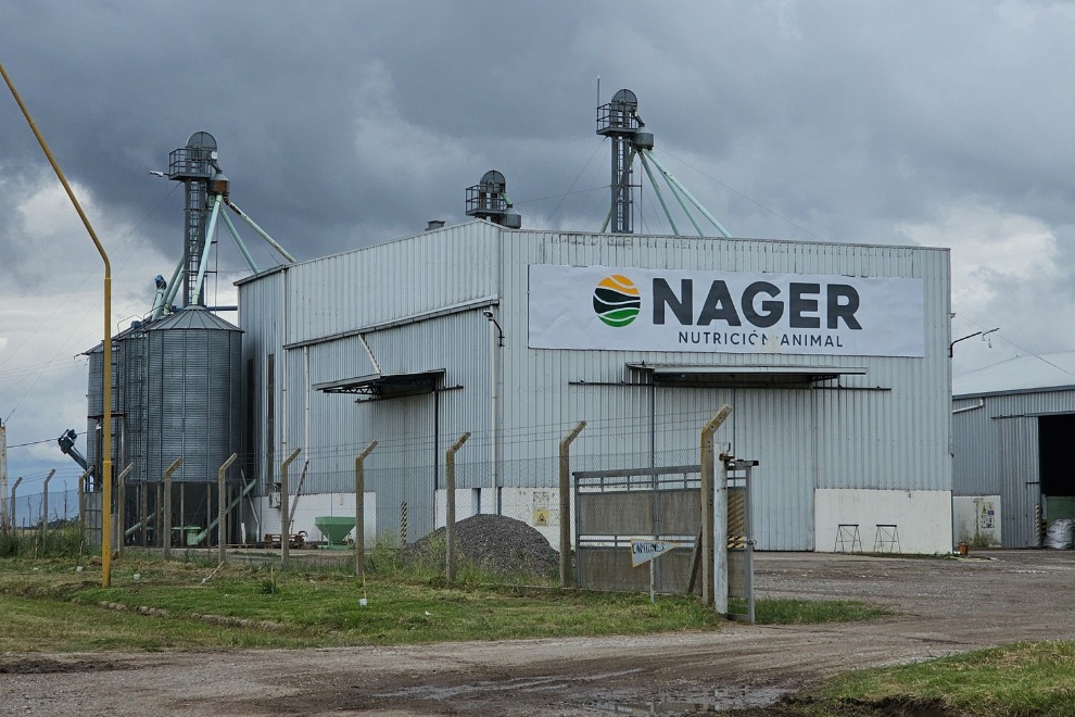 Provincia entregó aportes para obras en parques industriales de La Carlota y Laborde