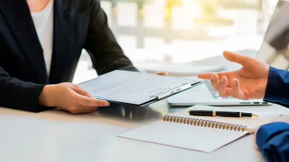 Reforma laboral: consultora pide “desplazar a las cúpulas de la negociación colectiva”