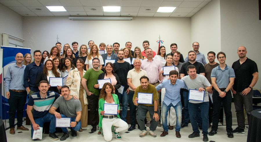 La incubadora celebra el egreso de 14 emprendimientos en la cohorte 2025