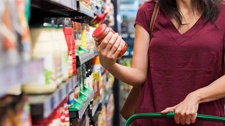 Fuerte baja en la confianza del consumidor: 12% en julio