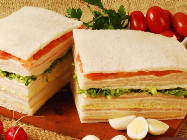 El emprendimiento que vende 35 millones de sándwiches de miga por año