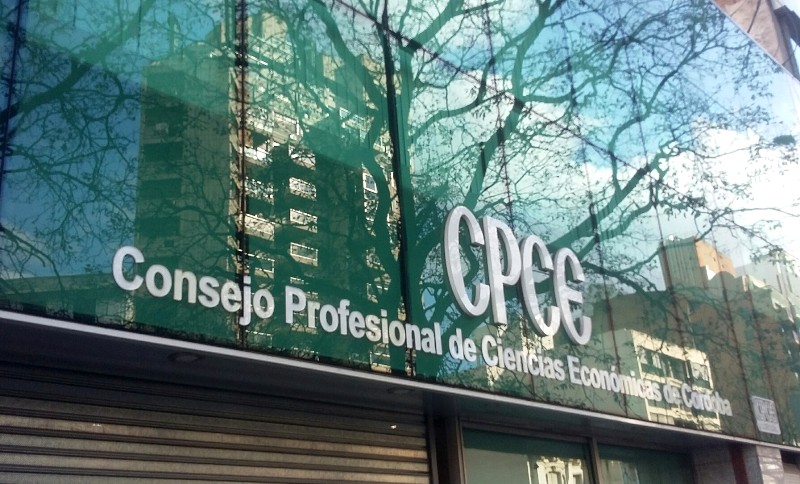 Hoy se celebra el día del graduado en Ciencias Económicas