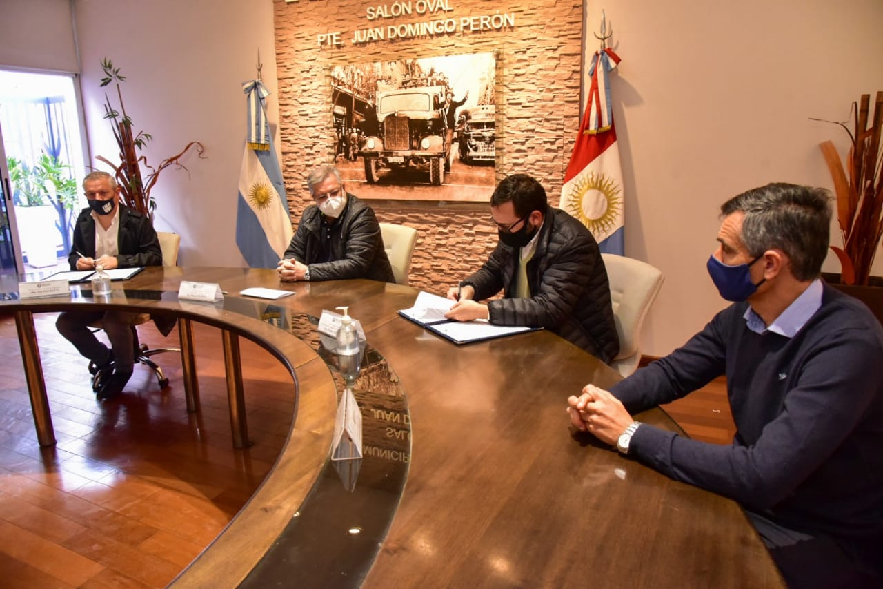 El municipio firmó un convenio de colaboración junto a la UNVM y UTN para el trabajo conjunto en el cumplimiento de objetivos