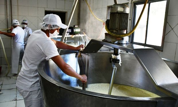 La provincia propone incentivar empleos en la industria láctea de la región