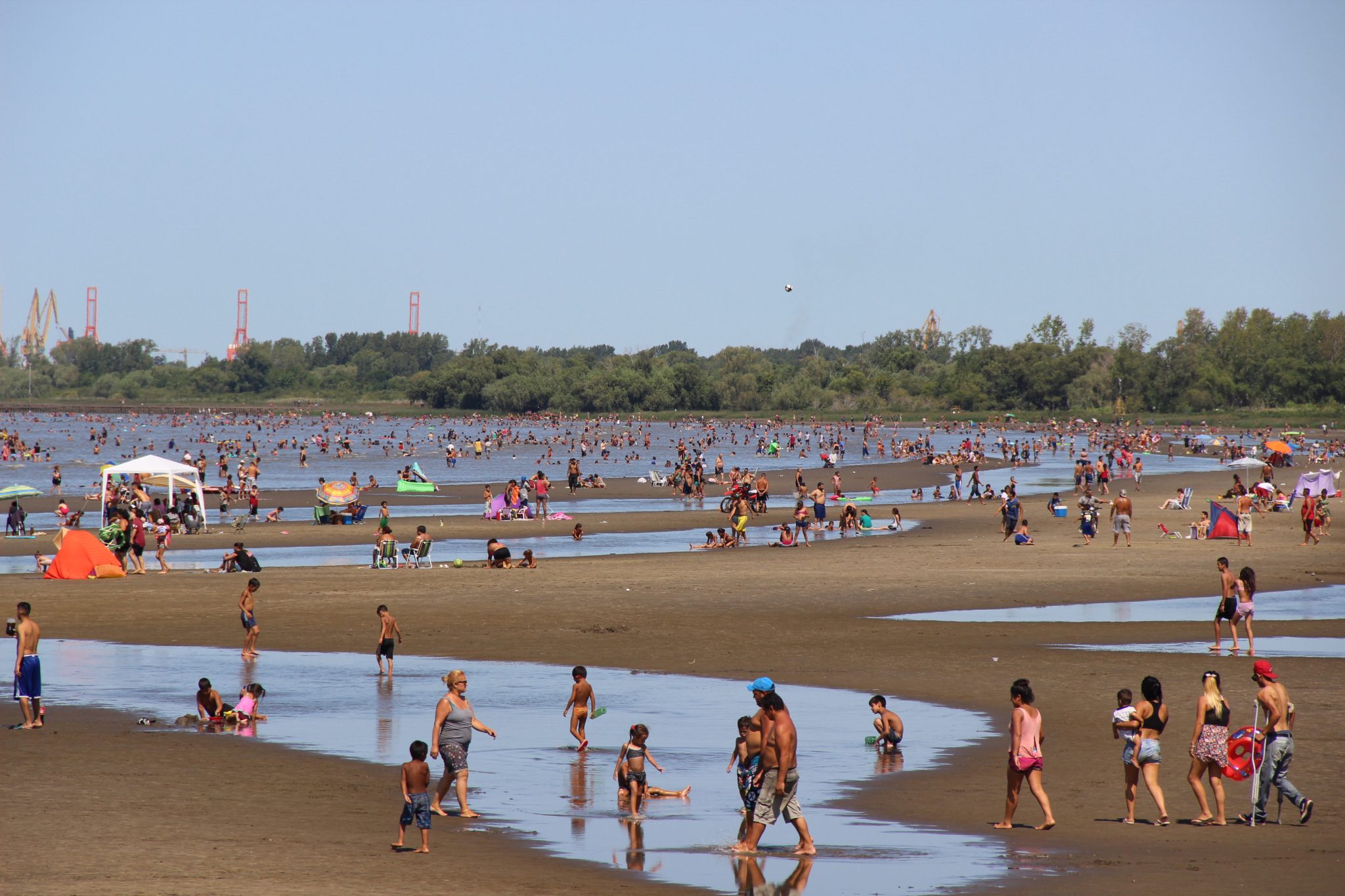 En el inicio de la temporada 2023 viajaron 12,8 millones de turistas 