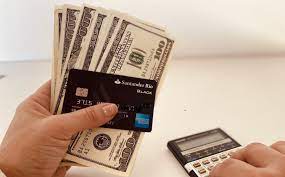 ¿Qué hay detrás de la suba del dólar tarjeta?